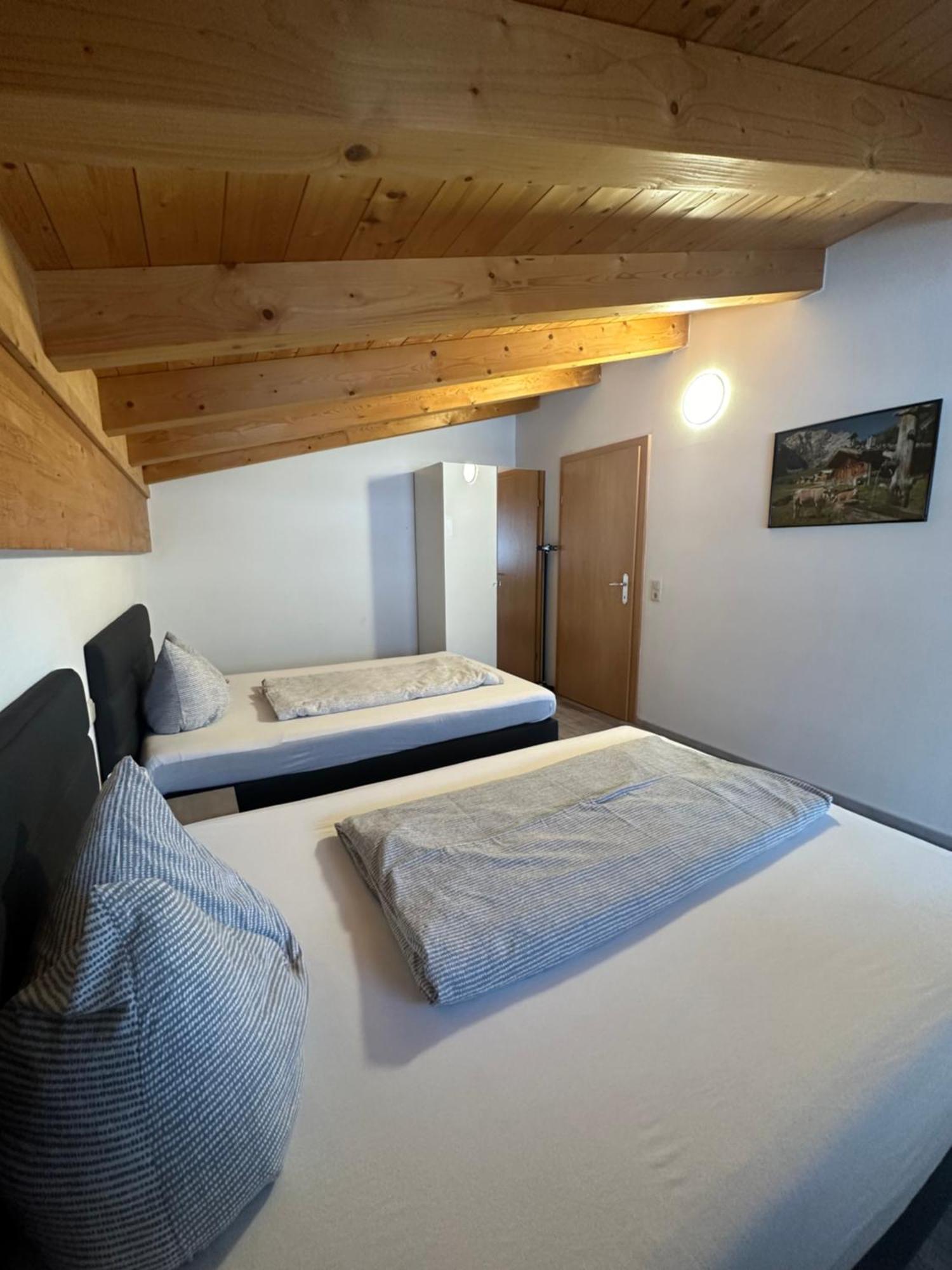 Leo Apart 1 Radfeld Exterior foto
